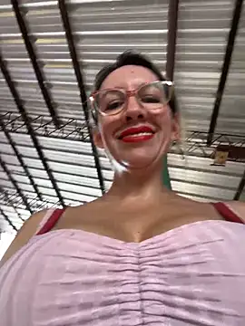 Gatitacarlita online show from December 2025 03:08:02 PM