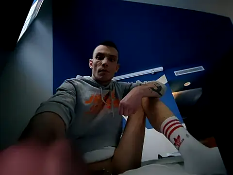 malpka25 online show from October 2025 12:35:01 PM