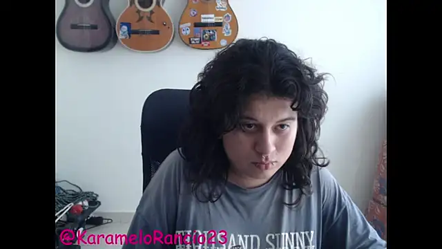 Snapshot of Smoke_trip_Alicia chatting on January 2025 03:54:02 PM Smoke trip Alicia online show from January 2025 03:54:02 PM