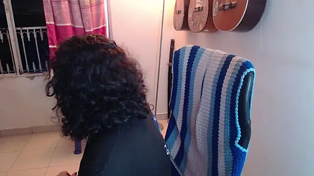 Snapshot of Smoke_trip_Alicia chatting on October 2025 02:43:02 AM Smoke trip Alicia online show from October 2025 02:43:02 AM