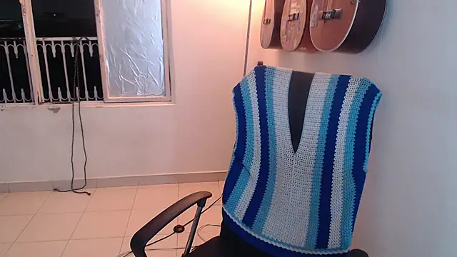 Snapshot of Smoke_trip_Alicia chatting on October 2025 04:45:01 AM Smoke trip Alicia online show from October 2025 04:45:01 AM