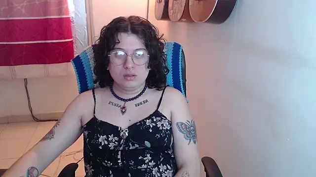 Snapshot of Smoke_trip_Alicia chatting on December 2025 09:36:01 AM Smoke trip Alicia online show from December 2025 09:36:01 AM