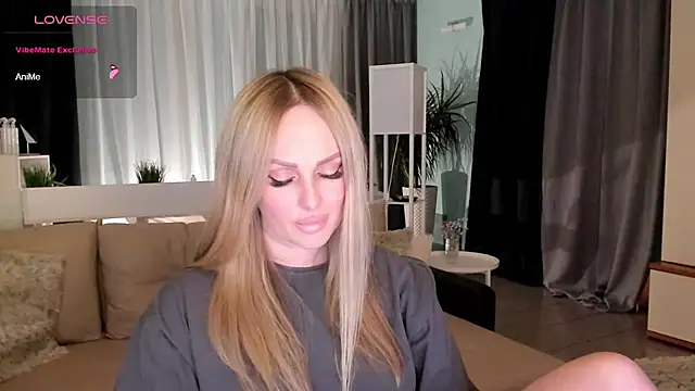 Snapshot of Libby_Nora chatting on December 2024 03:44:01 PM Libby Nora online show from December 2024 03:44:01 PM