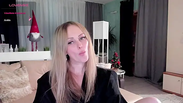 Snapshot of Libby_Nora chatting on December 2024 01:38:02 PM Libby Nora online show from December 2024 01:38:02 PM