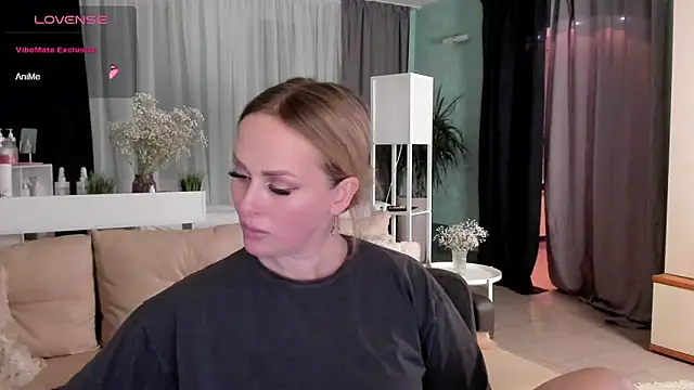 Snapshot of Libby_Nora chatting on January 2025 04:25:01 PM Libby Nora online show from January 2025 04:25:01 PM