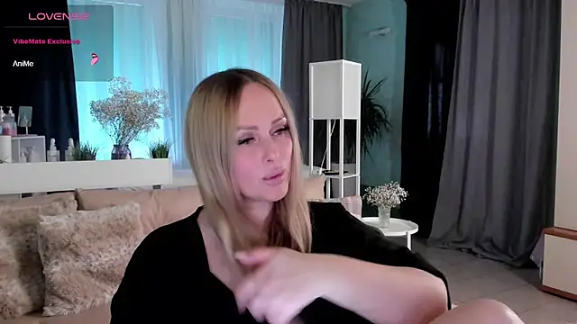 Snapshot of Libby_Nora chatting on January 2025 12:23:01 PM Libby Nora online show from January 2025 12:23:01 PM