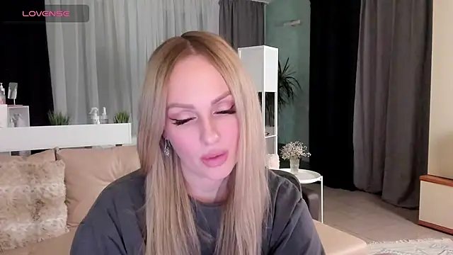 Snapshot of Libby_Nora chatting on January 2025 05:51:02 PM Libby Nora online show from January 2025 05:51:02 PM