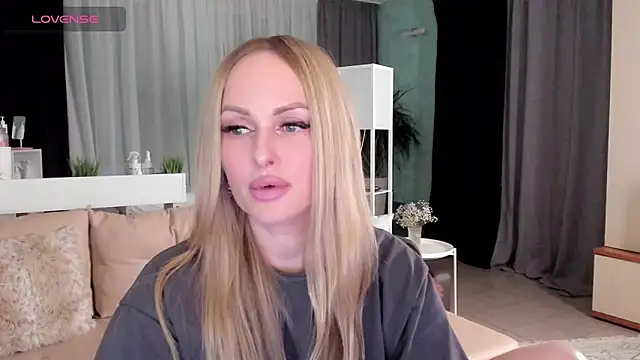 Snapshot of Libby_Nora chatting on January 2025 05:17:02 PM Libby Nora online show from January 2025 05:17:02 PM