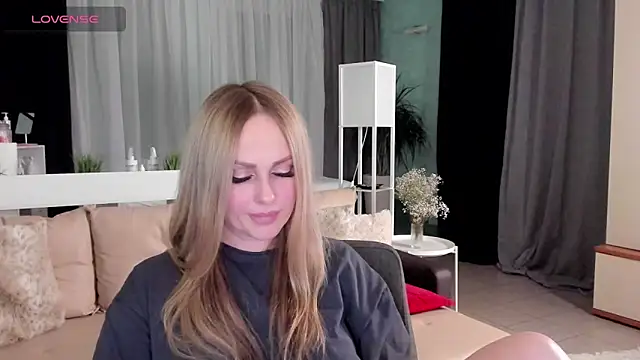 Snapshot of Libby_Nora chatting on January 2025 04:06:01 PM Libby Nora online show from January 2025 04:06:01 PM