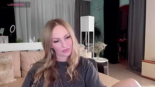 Snapshot of Libby_Nora chatting on January 2025 02:42:01 PM Libby Nora online show from January 2025 02:42:01 PM