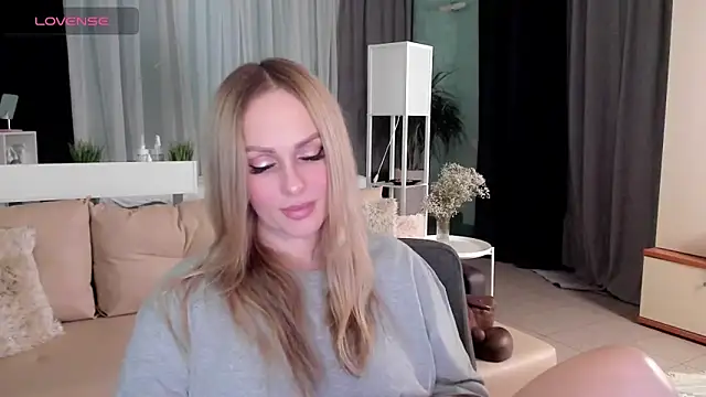 Snapshot of Libby_Nora chatting on January 2025 04:06:01 PM Libby Nora online show from January 2025 04:06:01 PM