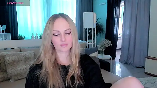 Snapshot of Libby_Nora chatting on February 2025 12:00:01 PM Libby Nora online show from February 2025 12:00:01 PM