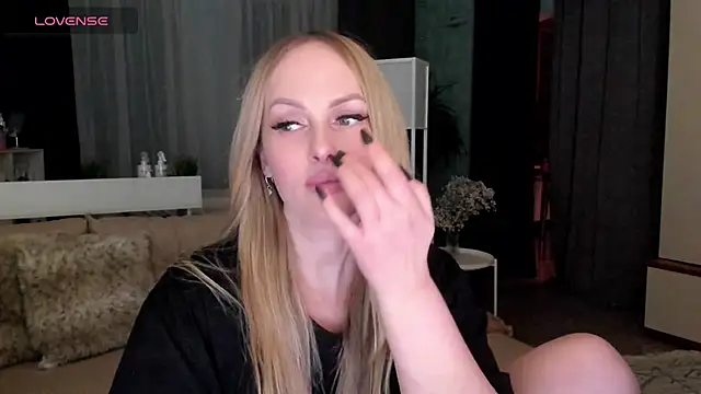 Snapshot of Libby_Nora chatting on February 2025 06:06:01 PM Libby Nora online show from February 2025 06:06:01 PM