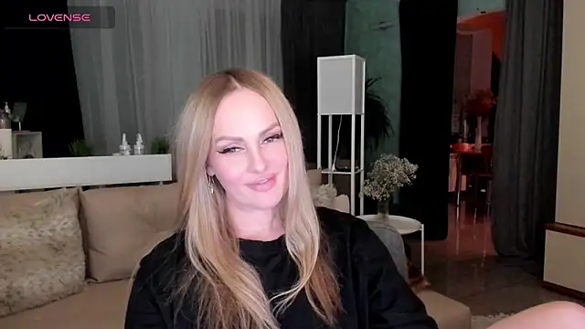 Snapshot of Libby_Nora chatting on February 2025 04:04:01 PM Libby Nora online show from February 2025 04:04:01 PM