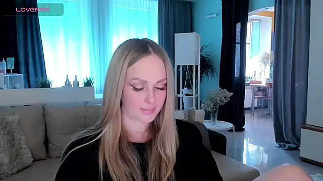 Snapshot of Libby_Nora chatting on February 2025 12:33:01 PM Libby Nora online show from February 2025 12:33:01 PM