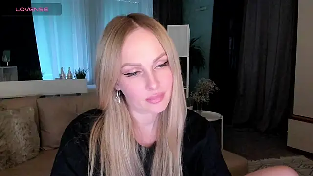 Snapshot of Libby_Nora chatting on February 2025 03:09:01 PM Libby Nora online show from February 2025 03:09:01 PM