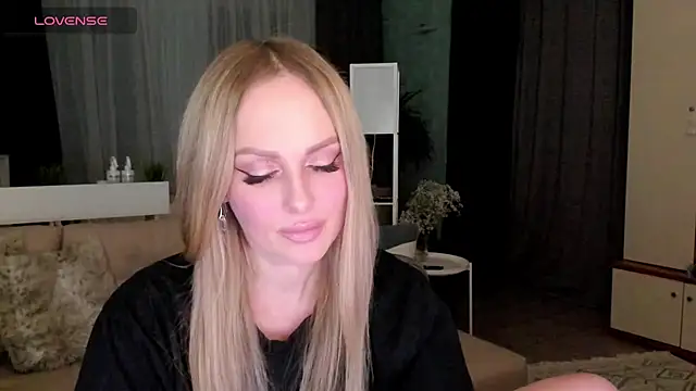 Snapshot of Libby_Nora chatting on February 2025 04:56:02 PM Libby Nora online show from February 2025 04:56:02 PM