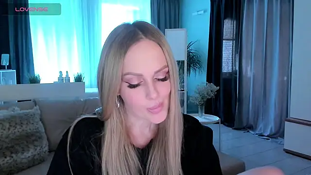 Snapshot of Libby_Nora chatting on February 2025 12:52:02 PM Libby Nora online show from February 2025 12:52:02 PM