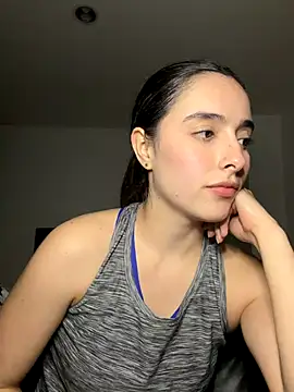 swrennn19 online show from October 2025 12:44:01 AM