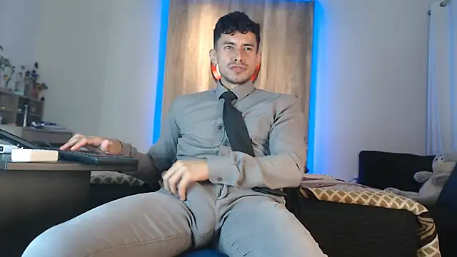 Andrew 4  online show from October 2025 06:45:01 AM