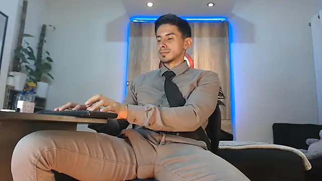 Snapshot of Andrew_4_ chatting on March 2026 06:50:01 AM Andrew 4 online show from March 2026 06:50:01 AM