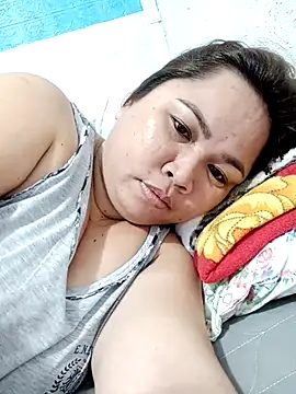 XXLorie 02 online show from September 2025 12:10:02 PM