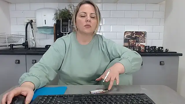 erikaerika online show from January 2025 01:12:01 PM