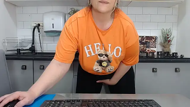 erikaerika online show from February 2025 10:55:01 AM