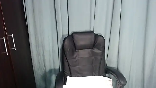 erikaerika online show from March 2025 08:15:01 AM