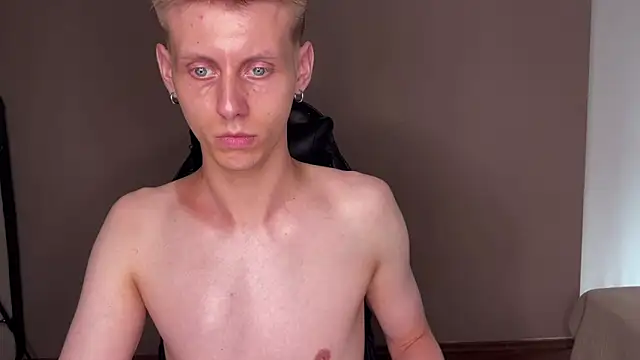 vladdymeow online show from December 2024 07:22:01 PM