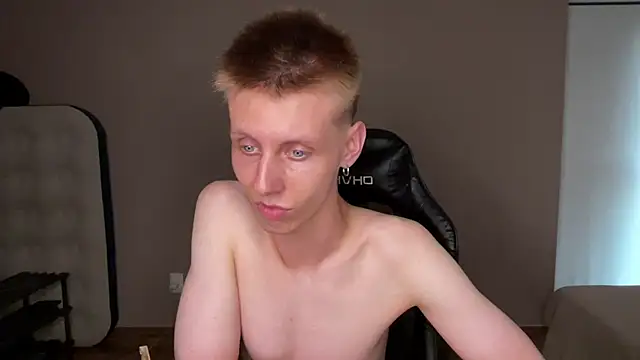 vladdymeow online show from December 2024 10:39:01 PM