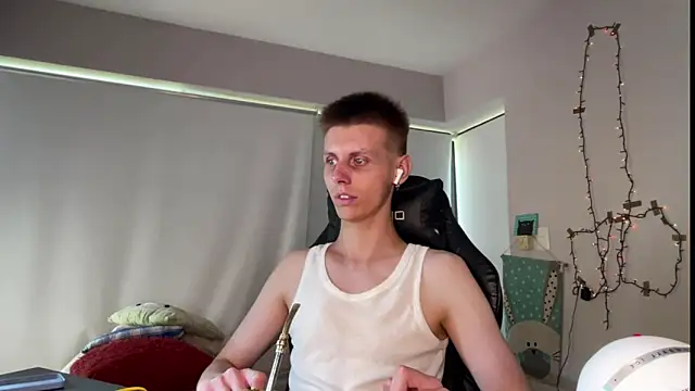 vladdymeow online show from December 2024 03:24:02 PM