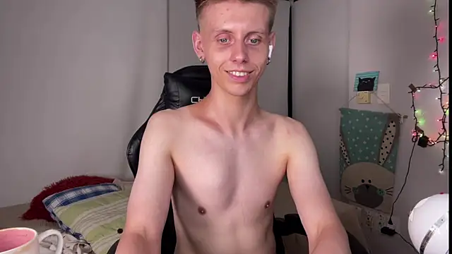 vladdymeow online show from January 2025 01:04:02 AM