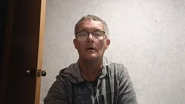 Snapshot of bigballnz chatting on February 2025 05:48:02 PM bigballnz online show from February 2025 05:48:02 PM