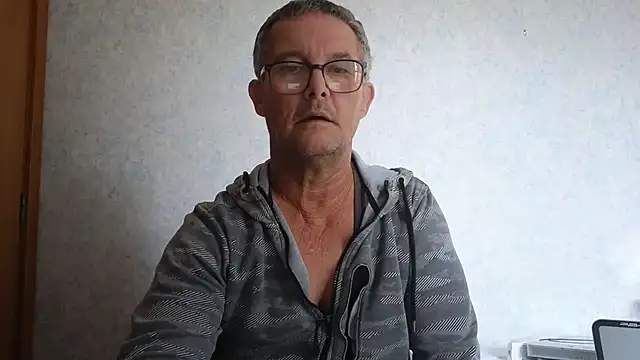 Snapshot of bigballnz chatting on March 2025 12:15:01 AM bigballnz online show from March 2025 12:15:01 AM