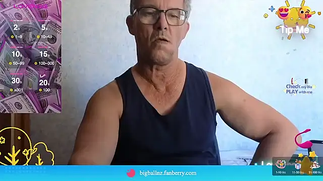 Snapshot of bigballnz chatting on March 2025 01:48:01 AM bigballnz online show from March 2025 01:48:01 AM