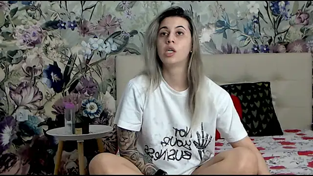 RoseDiamond06 online show from January 2025 03:26:02 PM