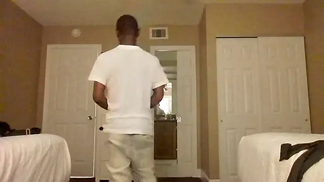 Snapshot of MrRuddeebony chatting on April 2026 09:29:01 AM MrRuddeebony online show from April 2026 09:29:01 AM