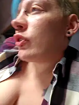 Snapshot of PinkTheHawk chatting on December 2024 07:25:02 PM PinkTheHawk online show from December 2024 07:25:02 PM