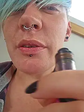 Snapshot of PinkTheHawk chatting on December 2024 02:25:01 AM PinkTheHawk online show from December 2024 02:25:01 AM