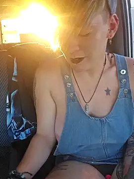 Snapshot of PinkTheHawk chatting on January 2025 07:25:01 AM PinkTheHawk online show from January 2025 07:25:01 AM