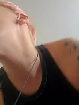 Snapshot of PinkTheHawk chatting on January 2025 10:13:02 PM PinkTheHawk online show from January 2025 10:13:02 PM