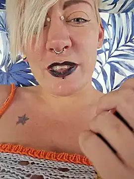 Snapshot of PinkTheHawk chatting on February 2025 10:41:01 PM PinkTheHawk online show from February 2025 10:41:01 PM