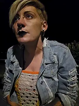 Snapshot of PinkTheHawk chatting on February 2025 08:39:02 AM PinkTheHawk online show from February 2025 08:39:02 AM