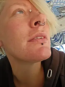 Snapshot of PinkTheHawk chatting on March 2025 11:43:01 PM PinkTheHawk online show from March 2025 11:43:01 PM