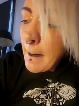 Snapshot of PinkTheHawk chatting on September 2025 09:42:01 PM PinkTheHawk online show from September 2025 09:42:01 PM