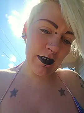 PinkTheHawk online show from November 2025 02:21:01 AM