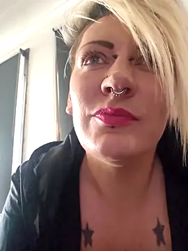 PinkTheHawk online show from February 2026 02:01:02 AM