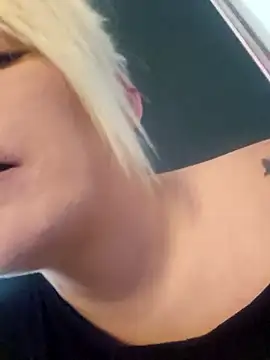 Snapshot of PinkTheHawk chatting on March 2026 10:07:01 PM PinkTheHawk online show from March 2026 10:07:01 PM