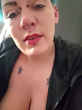 Snapshot of PinkTheHawk chatting on March 2026 01:42:02 AM PinkTheHawk online show from March 2026 01:42:02 AM